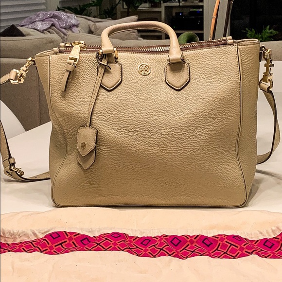 Tory Burch Handbags - Tory Burch Pebbled Robinson Square Tote - Large